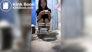 Beautiful women pooping in the toilet 77