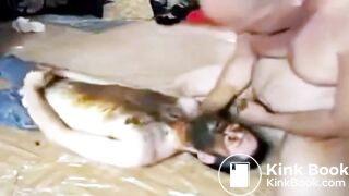 bear in jeans eats shit