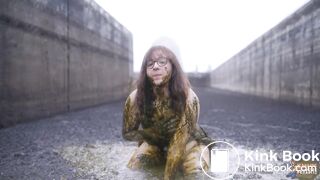 ON TOUR: Two cowshit pits one girl