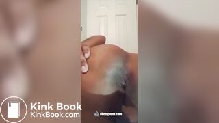Freak Ebony Twerks Then Pushes Out A Log