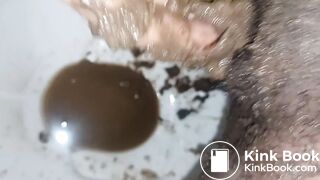 shitty pussy orgasm on toilet