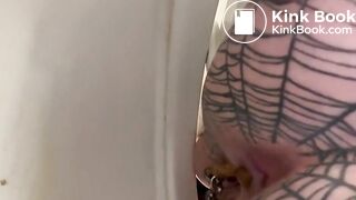 Tatted Milf Drops Another One For Us