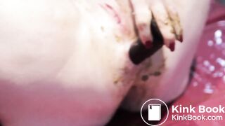 Chubby blonde slut smears with shit all of her bod