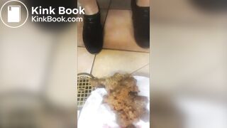 Milf Drops Huge Pile