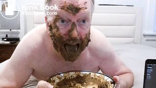 Shit eater Mike licking his shitpile for 5 minutes