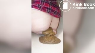 Girl shits on feet