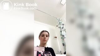 Dirty Blonde rubbing pussy with shit