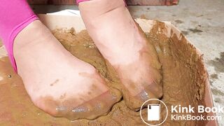 Very Gunky feet Asian in pantyhose shit test 2