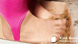 Very Gunky feet Asian in pantyhose shit test 2