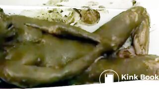 shit play in the tub