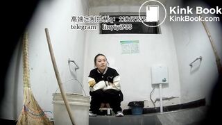 woman and gril poop