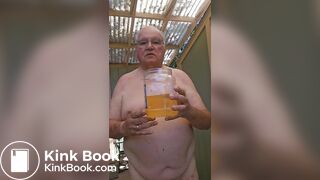 Scat play and sucking shifty dildos
