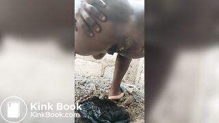 African chick shits put finger in ass and tastes