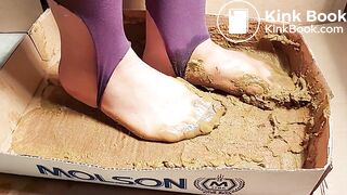 Slow beige nylon stockings are so full of scat