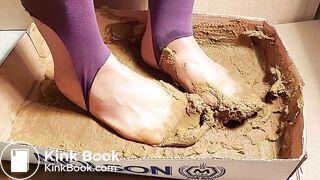 Slow beige nylon stockings are so full of scat