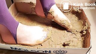 Slow beige nylon stockings are so full of scat