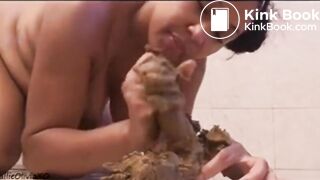 Pregnant ebony scat then play in it w dildo