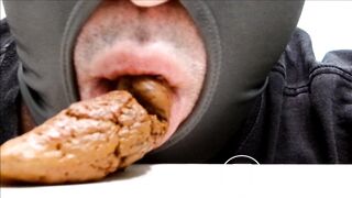 poo gobbeler