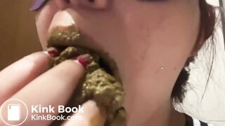 German girl eat scat