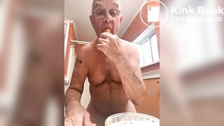Cleaning my ass out and washing it down with my pi