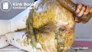 When white yoga pants turn brown.