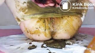 When white yoga pants turn brown.