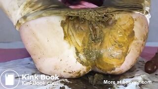 When white yoga pants turn brown.