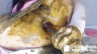 When white yoga pants turn brown.