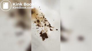 SCAT - Molly pooping