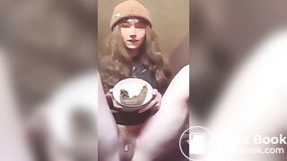 Hot girl shitting and eating