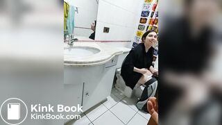 Gf recorded shitting in the bathroom