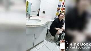 Gf recorded shitting in the bathroom