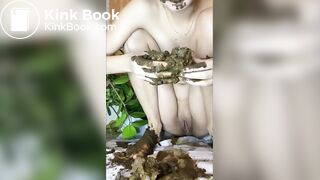 SCAT - Molly pooping