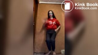 SCAT - Rachel Pooping