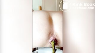 SCAT - Molly pooping