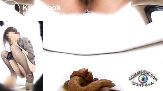 SCAT - Asian girls pooping in the toilet 4
