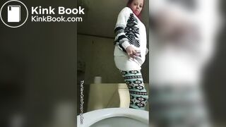 SCAT - FoxyJ pooping