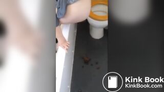 SCAT - FoxyJ pooping