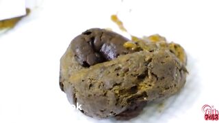 SCAT - Hot girls Pooping