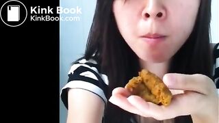 Beautiful Chinese scat girl pooping and eating own