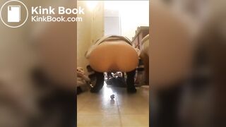 SCAT - FoxyJ pooping