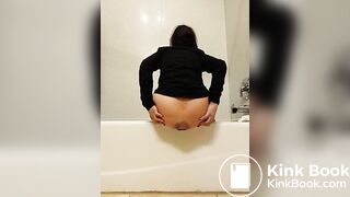 SCAT - FoxyJ pooping