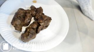 SCAT - Lucy Belle Pooping