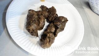 SCAT - Lucy Belle Pooping