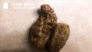 SCAT - Tina Amazon Pooping