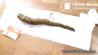 SCAT - Hot girls Pooping