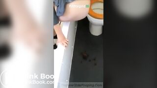 SCAT - SouthernCharm Pooping