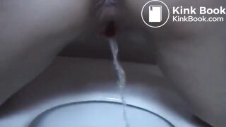 SCAT - Sexy girls Pooping 5