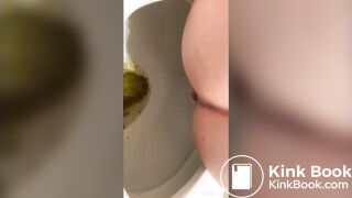 SCAT - Hot girls Pooping