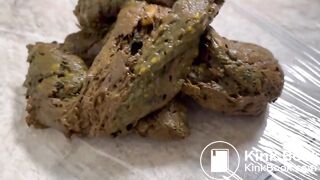 SCAT - Sexy girls Pooping 2